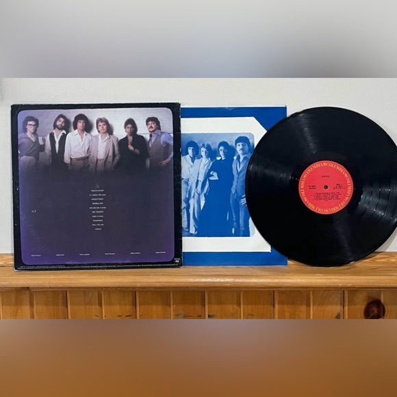 Toto Self Titled Vinyl Record
Record is in EX condition. Original Record - Picture 6 of 6